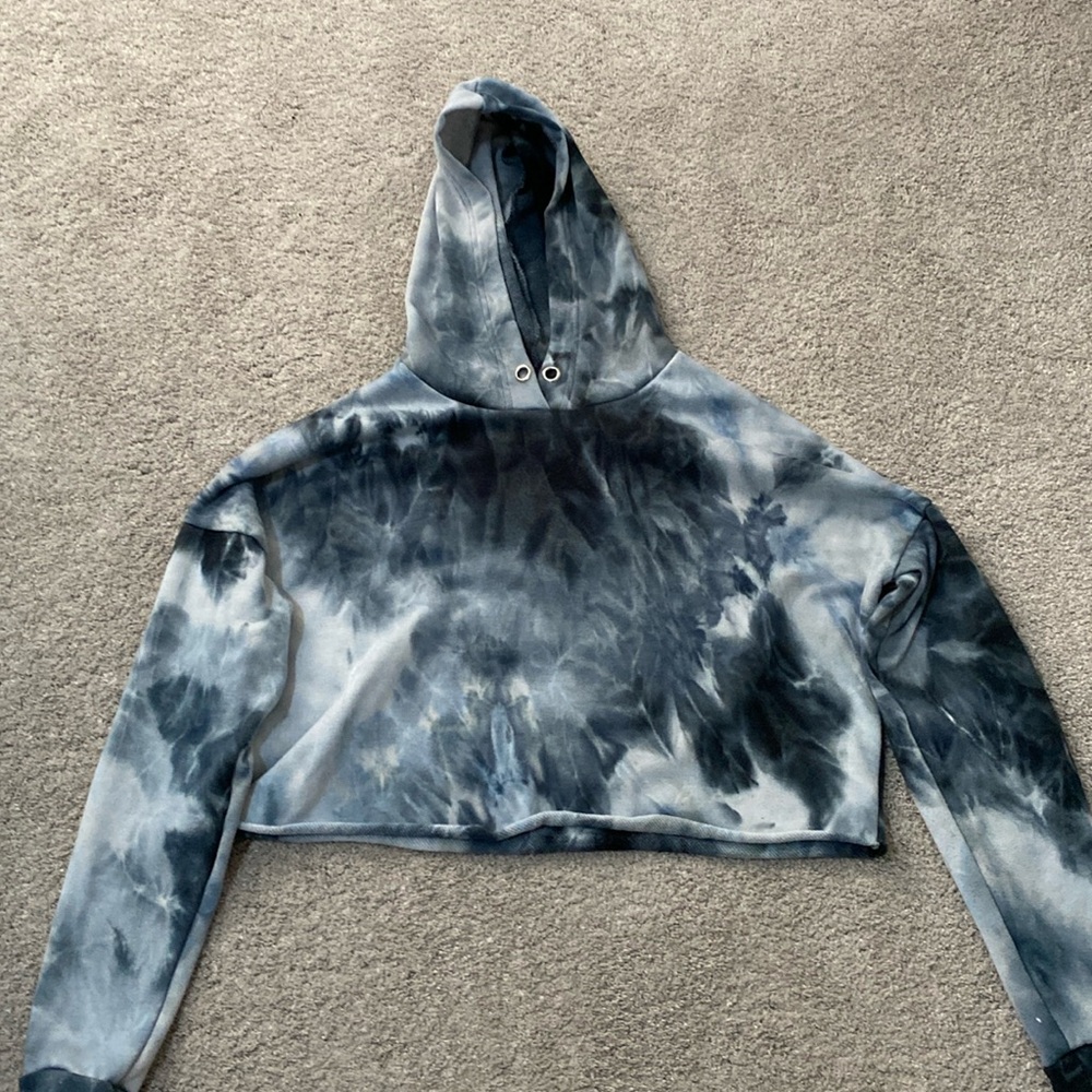 Long sleeve cropped hoodie